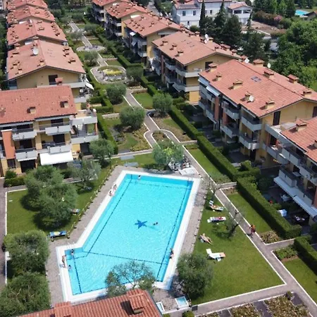 Camelia Apt Apartmán *
