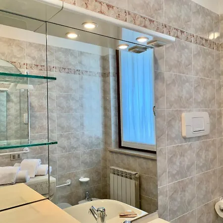 Camelia Apt Apartmán *